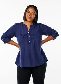 Bluse i bomullsmuslin med broderi anglaise, Blå Bluse i bomullsmuslin med broderi anglaise, Blå, Model