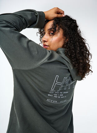 Zizzi Hettegenser med teksttrykk, Urban Chic, Image image number 1