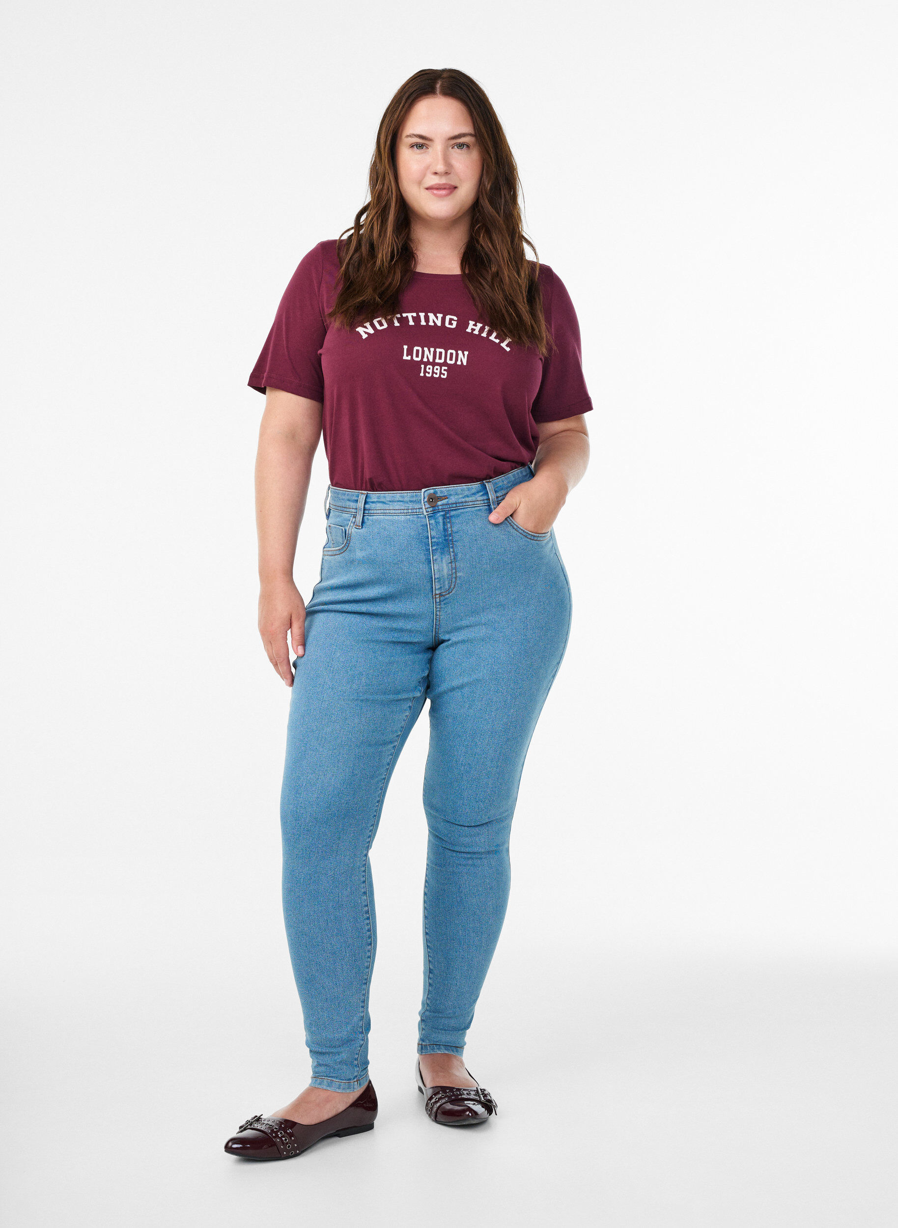 Zizzi T-skjorte med trykk, R&oslash;d, Model image number 1