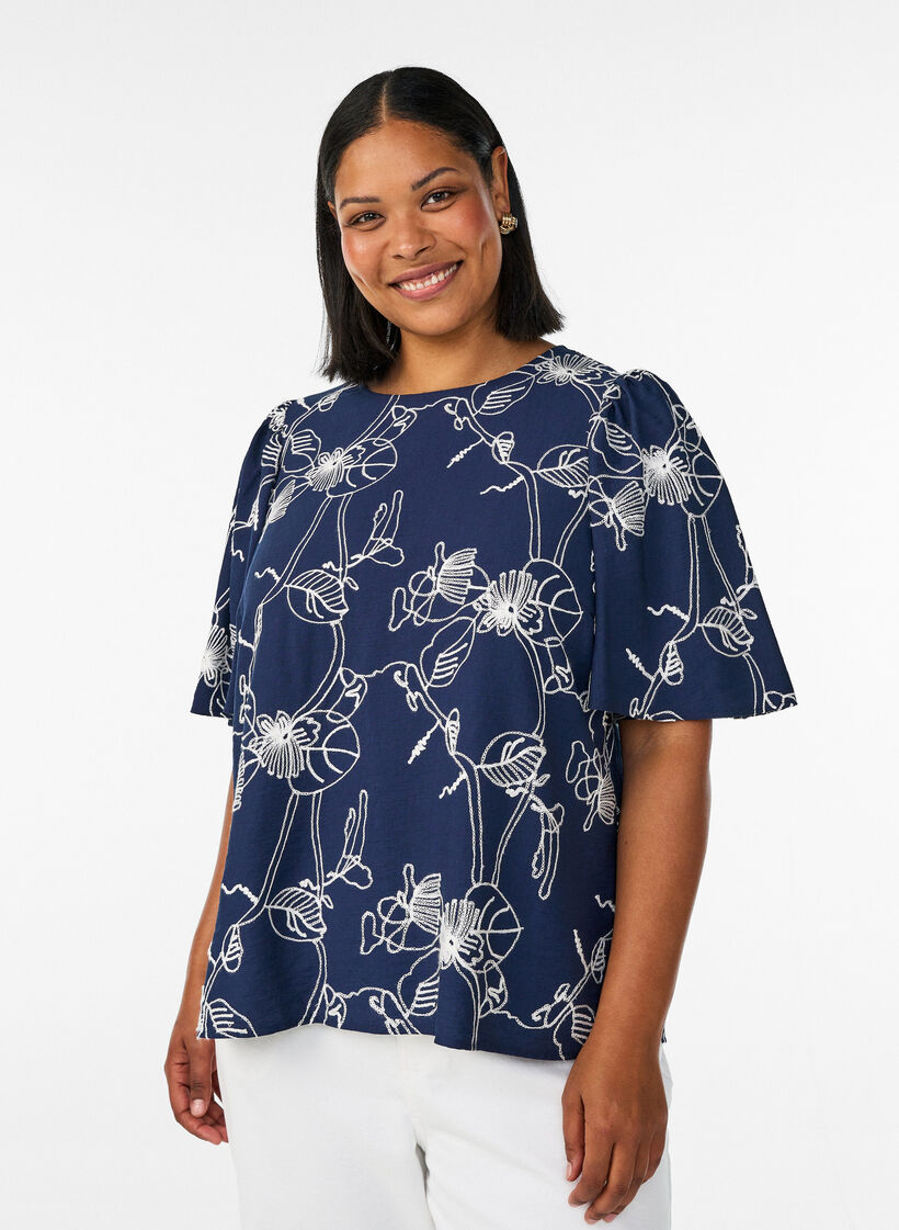 Kortermet bluse med brodert m&oslash;nster, Bl&aring;, Model image number 0