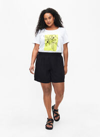 Shorts med løs passform i viskose, Black, Model
