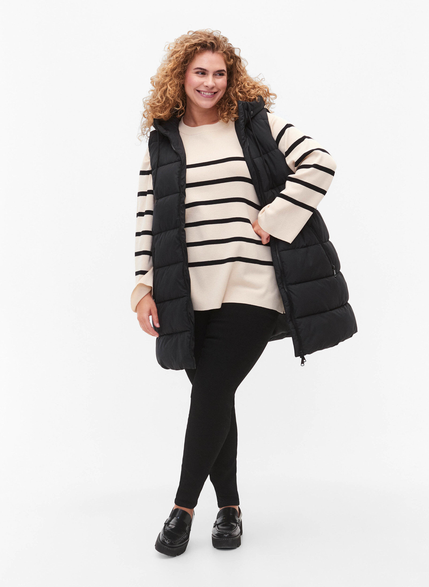 Zizzi Lang vest med hette og lommer, Svart, Model image number 1