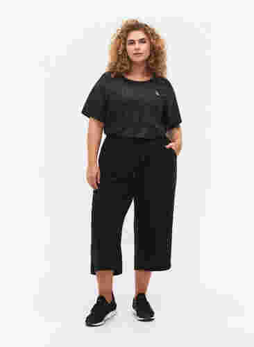 T-skjorte til trening med mønster og mesh, Black, Model image number 2