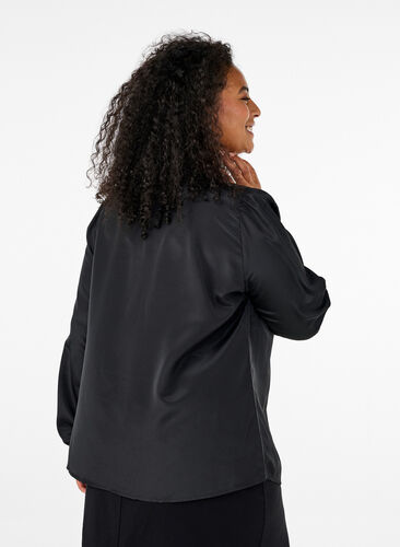 Zizzi Satinbluse med volangdetaljer, Black, Model image number 1