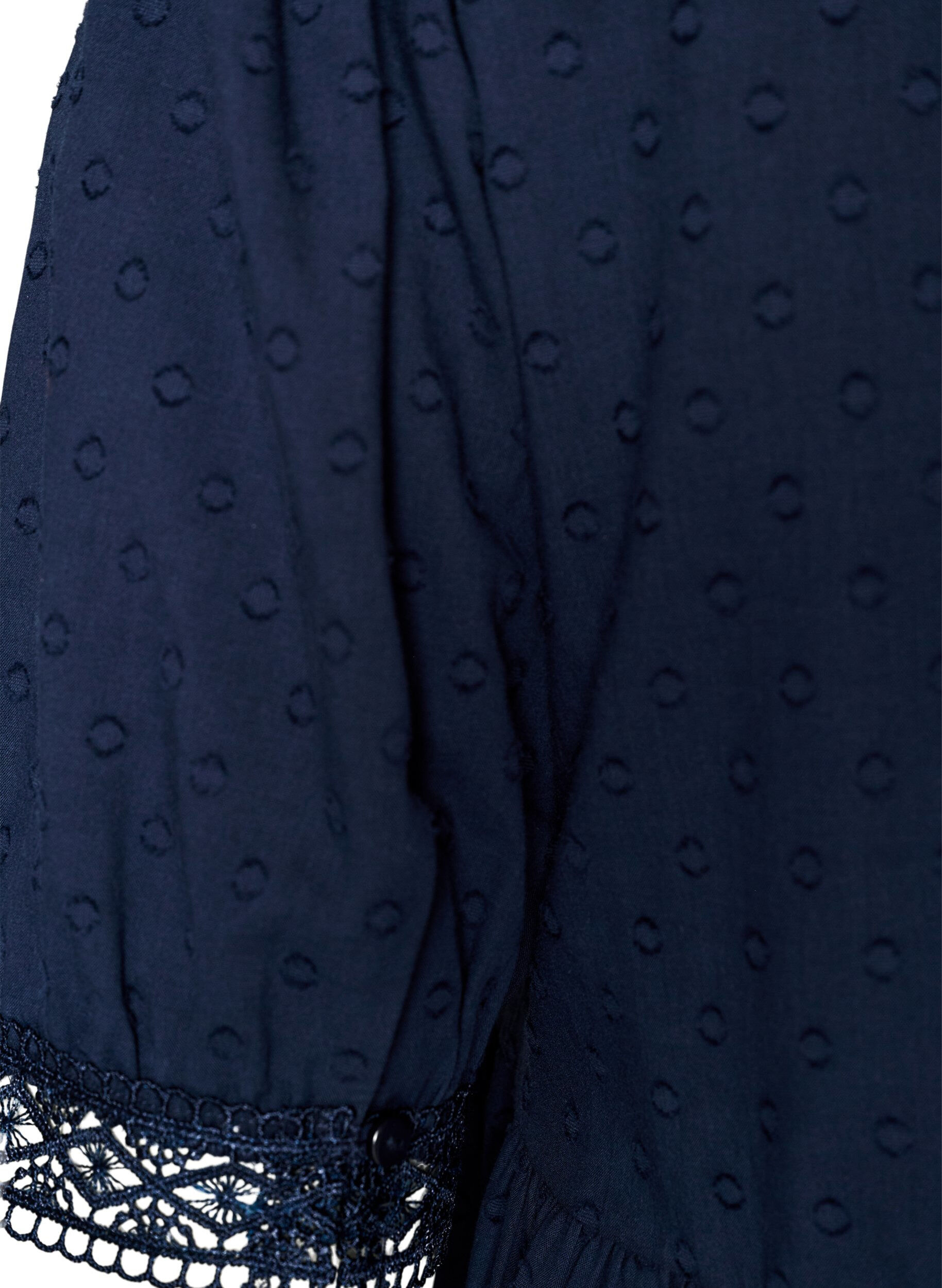 Zizzi Bluse i teksturert bomull med hekledetaljer, Bl&aring;, Packshot image number 3