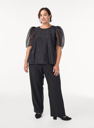 Zizzi Festbluse i organza-uttrykk med prikker, Svart, Model image number 1