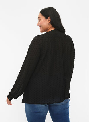 Prikkemønstret bluse med V-utringning og perler, Black w. Cobber, Model image number 1