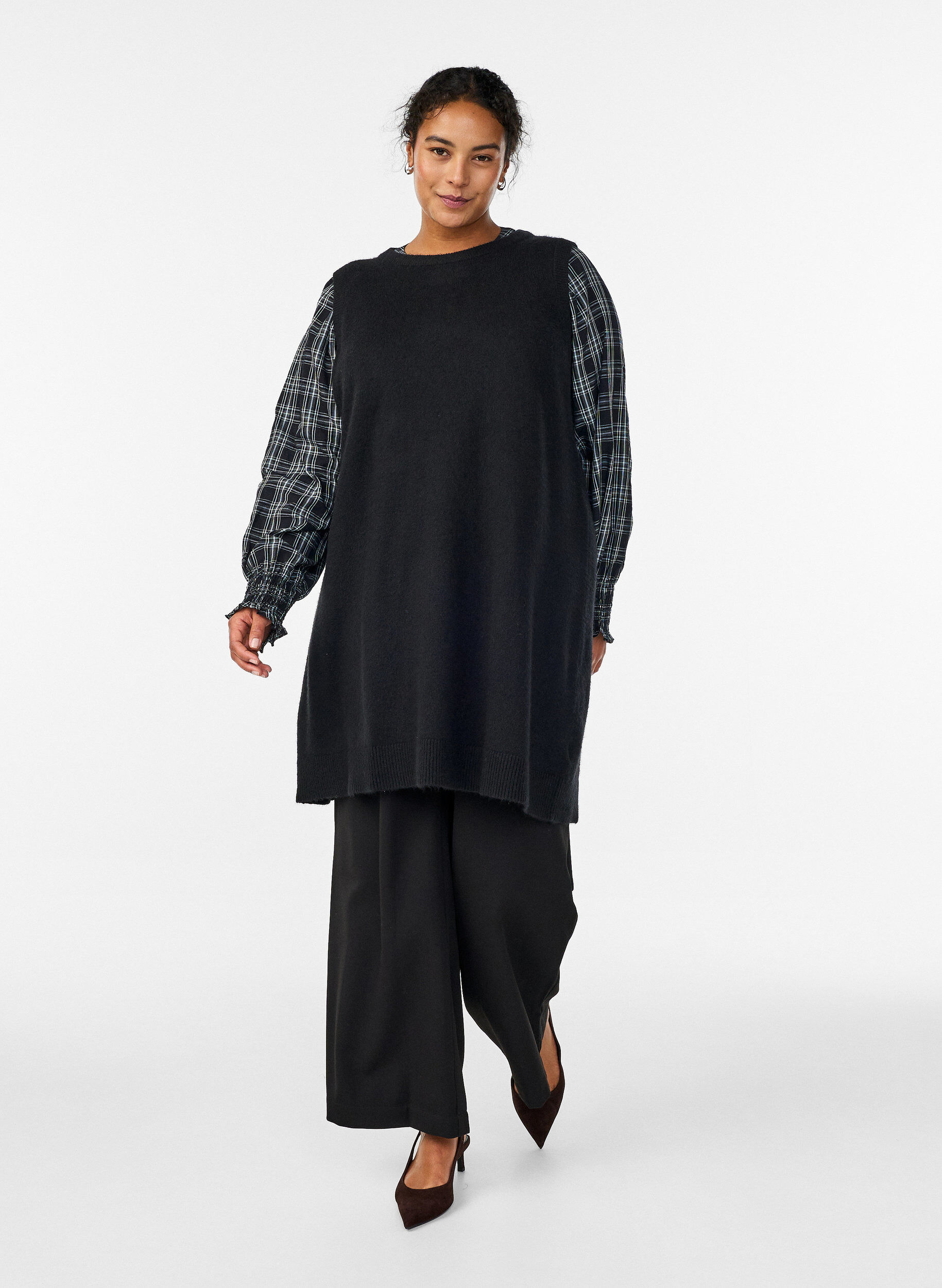 Zizzi Kort ermel&oslash;s strikkekjole, Svart, Model image number 1