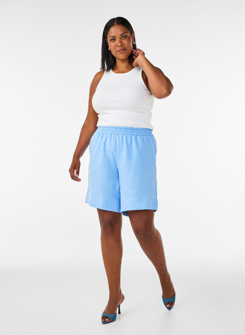 Shorts med lommer og h&oslash;y midje, Bl&aring;, Model image number 1