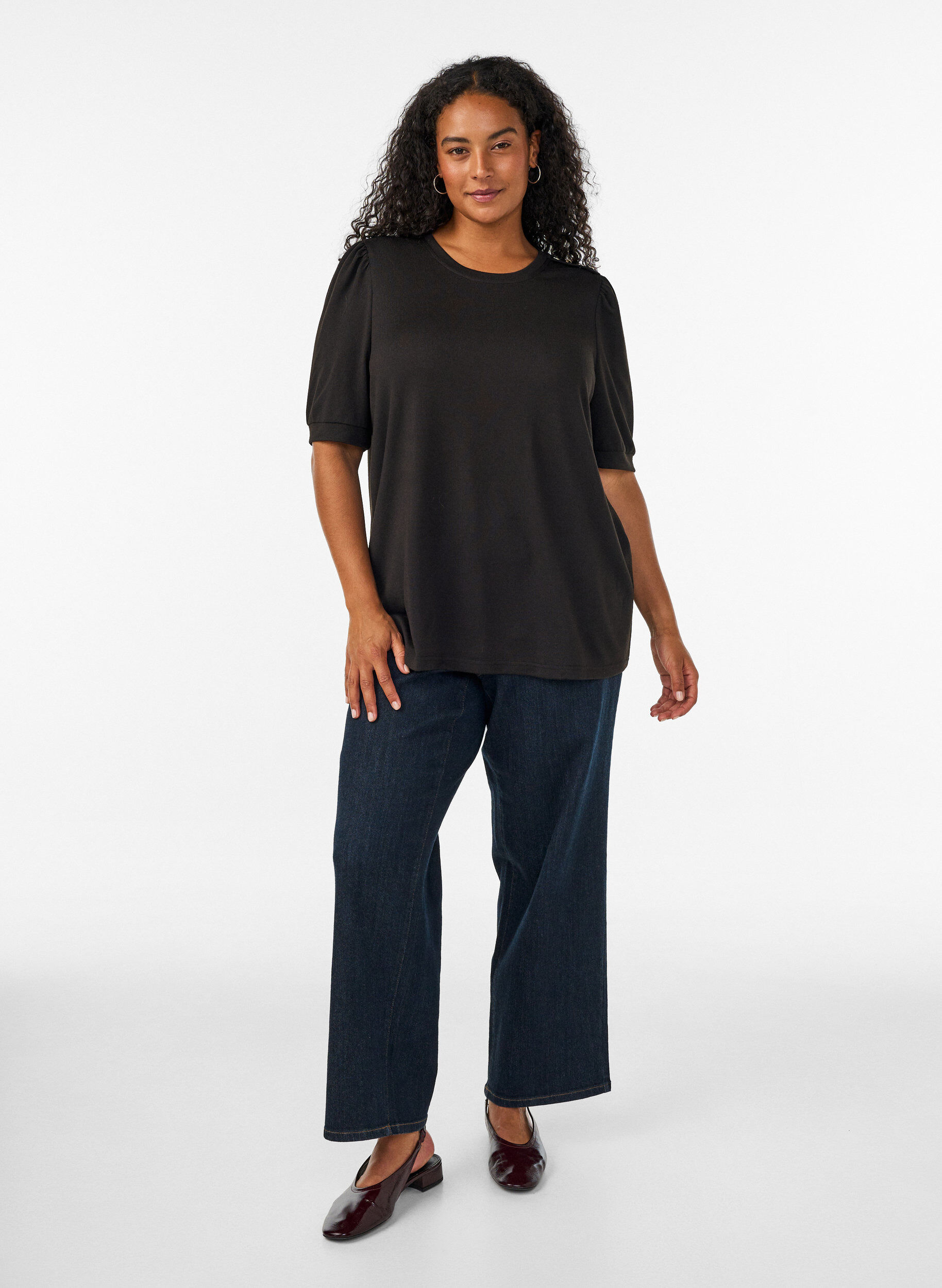 ZizziBluse med knappedetaljer og korte puffermer, Svart, Model image number 1