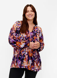 Bluse i viskose med lange ermer og trykk, Pansy AOP, Model