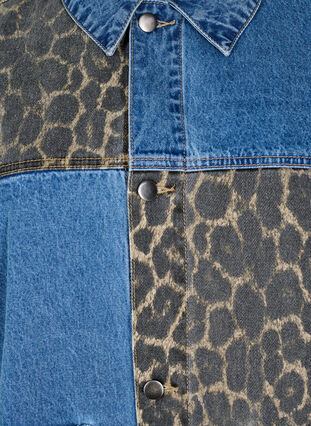 Zizzi Denimskjorte med leopardmønstrede detaljer, Blå, Packshot image number 4
