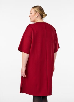 Zizzi T-skjortekjole i jersey med splitt i sidene, Rød, Model image number 2
