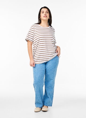Zizzi T-skjorte i økologisk bomull med striper, Brun, Model image number 1