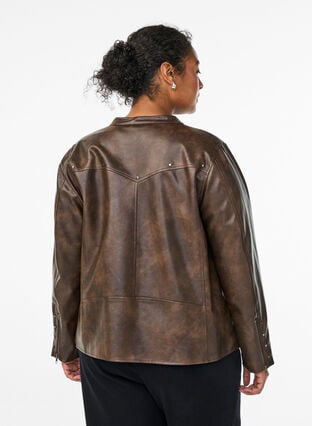 Zizzi Imitert skinnjakke med nagler og lommer, Brun, Model image number 2