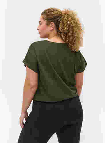 Ensfarget t-skjorte til trening, Forest Night, Model image number 1