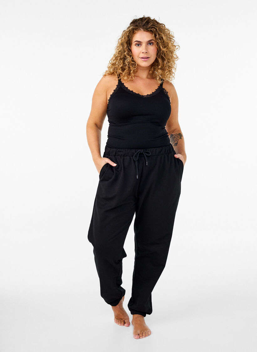 Sømløs topp med blondekant, Black, Model image number 2