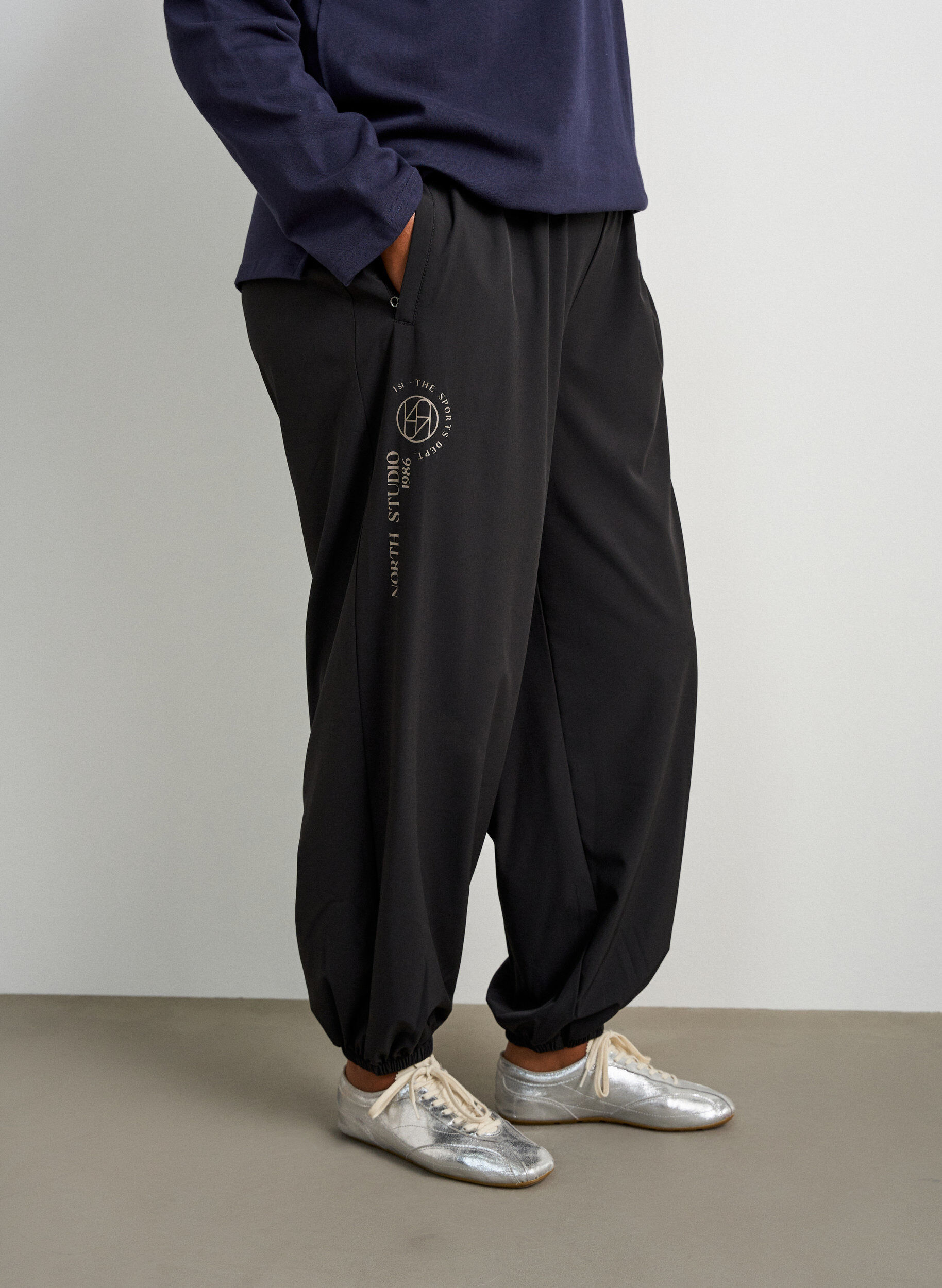 ZizziTreningsbukser med ballongben, Svart, Model image number 2