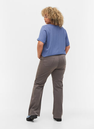 Zizzi Jeans med sleng og ekstra høyt liv, Excalibur, Model image number 1