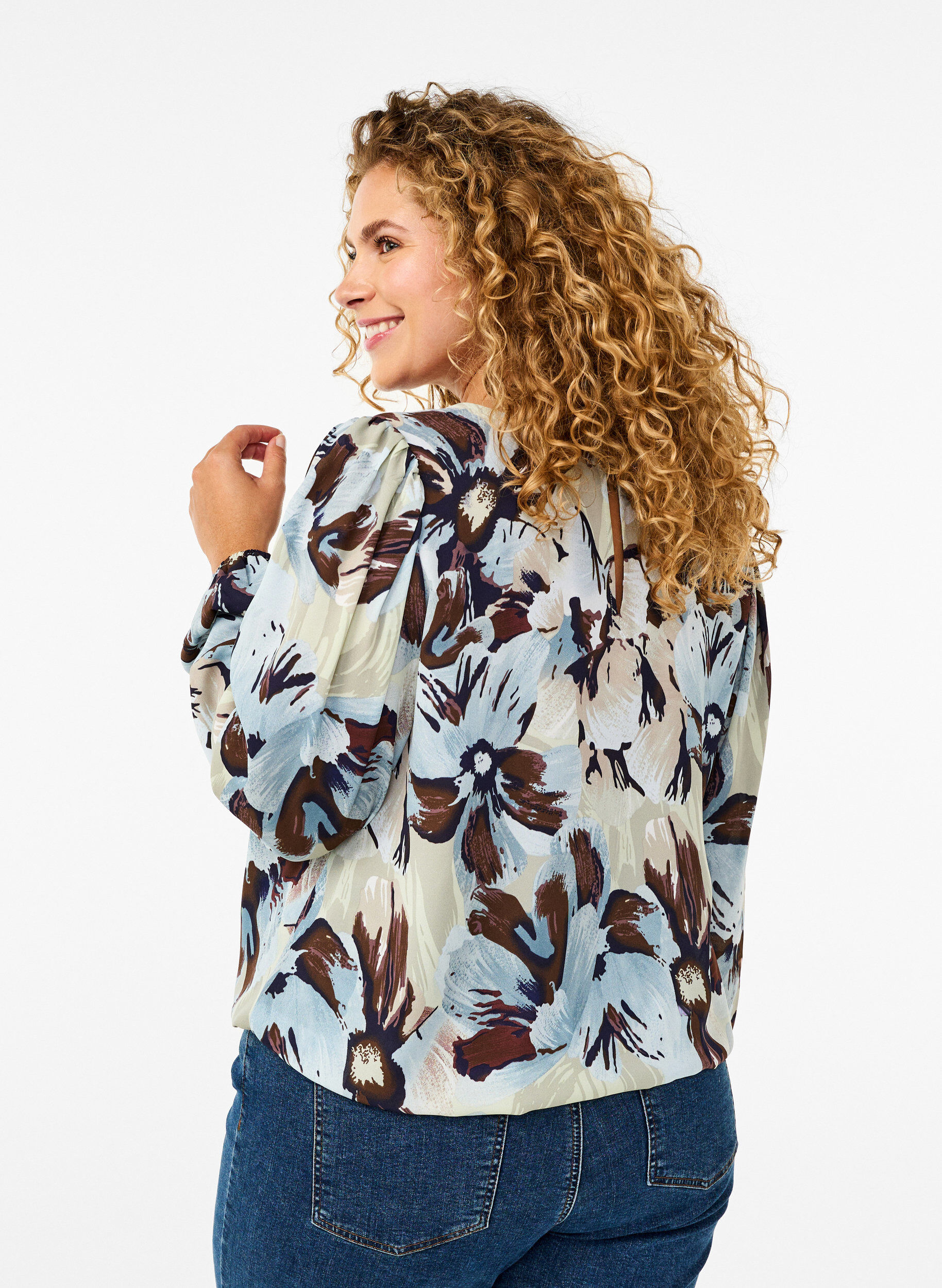 Zizzi Langermet bluse med trykk og knapp, Grey Flower AOP, Model image number 1