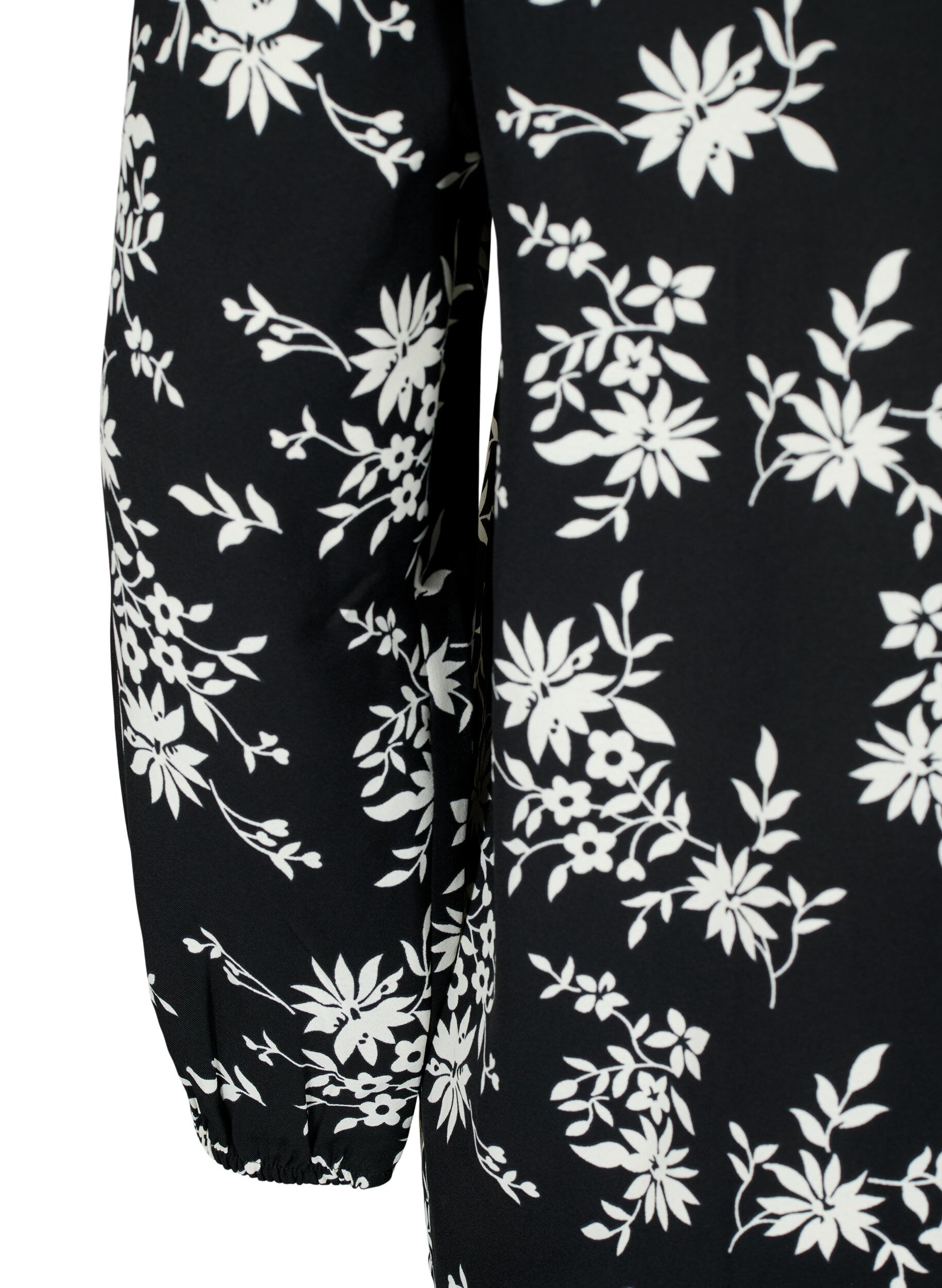 Zizzi Bluse med puffermer, Black Flower AOP, Packshot image number 3