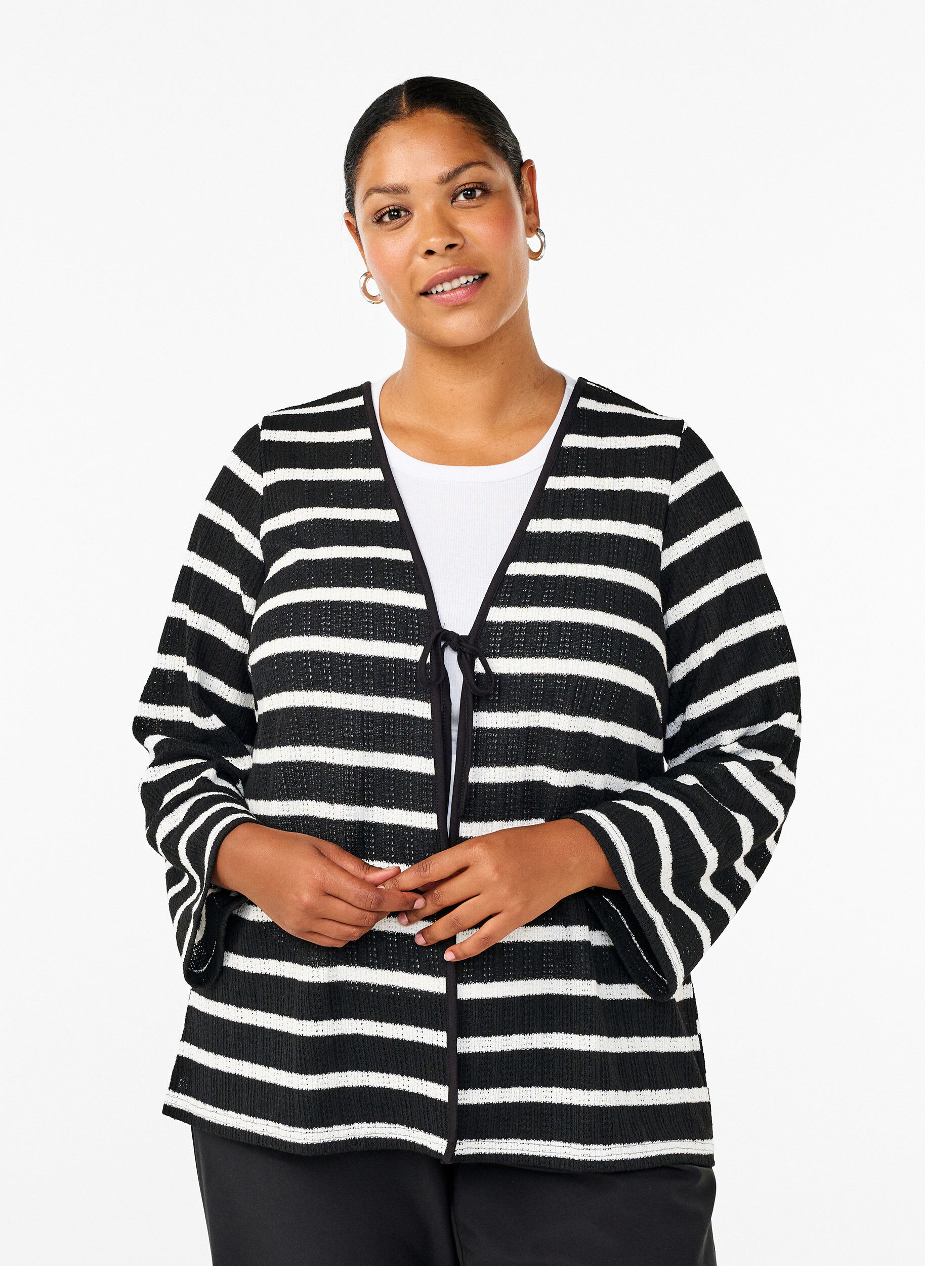Zizzi Cardigan med knyteb&aring;nd, Black White stripe, Model image number 0