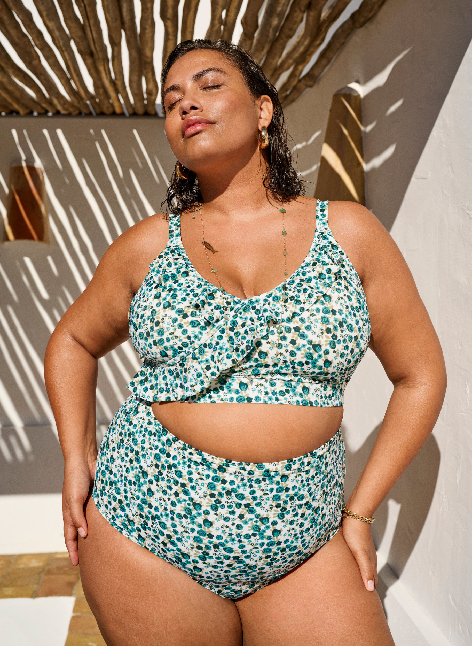 Zizzi Bikinitopp med print og volangdetaljer, Gr&oslash;nn, Image image number 0