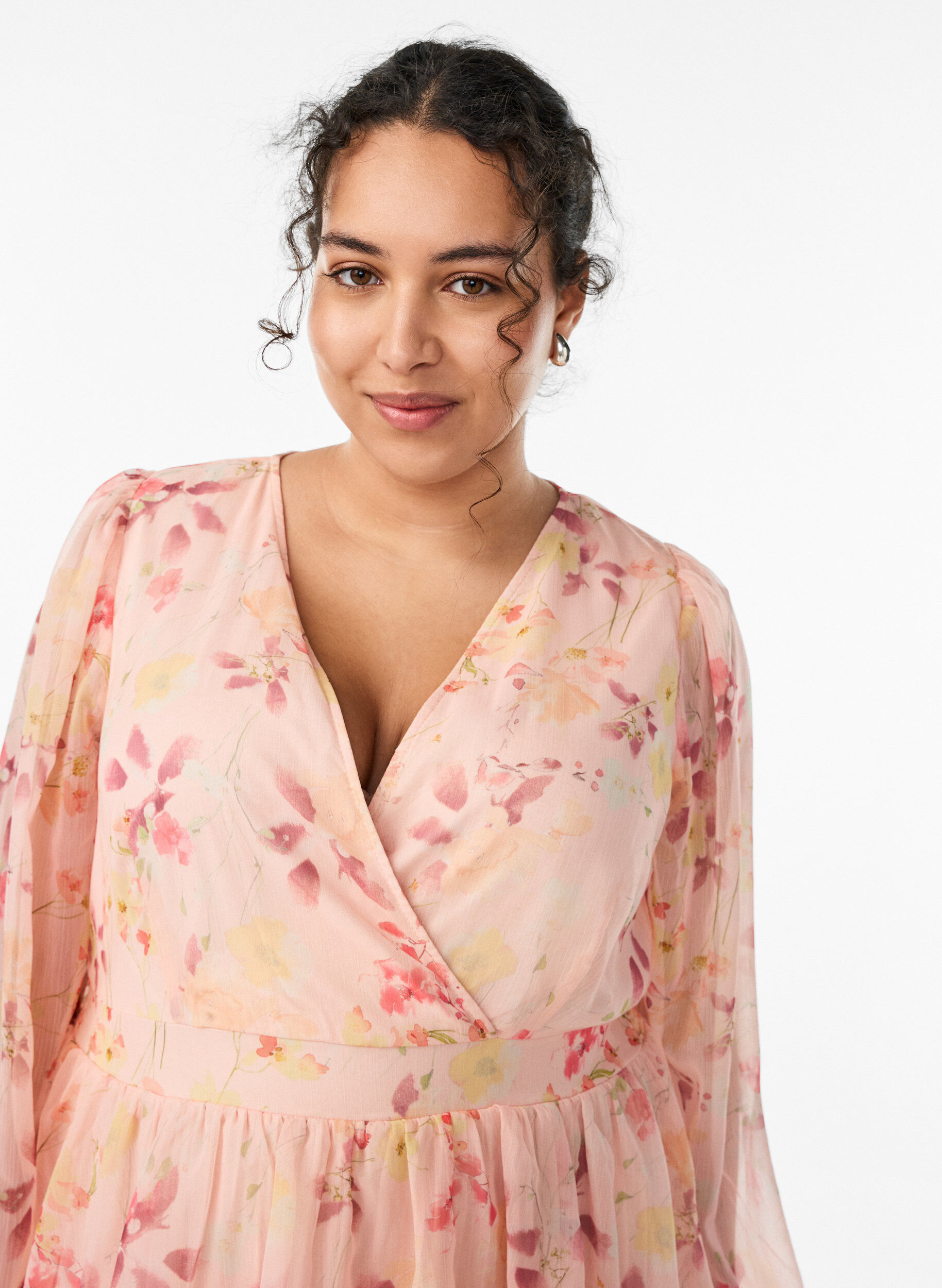 Zizzi Floralskj&oslash;rt i chiffon med smockdetaljer rundt midjen, Orange, Model image number 2