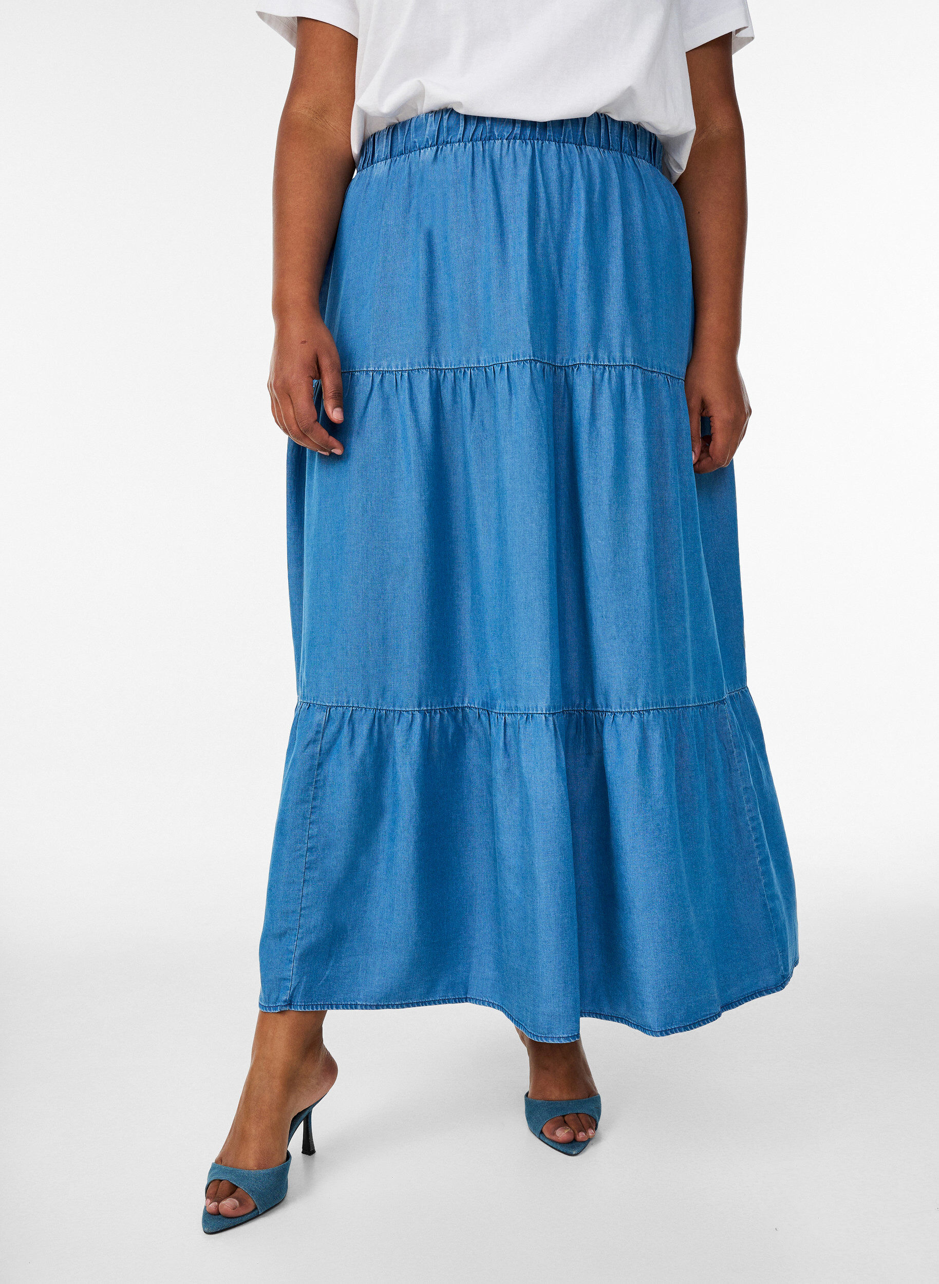 ZizziDenim maxiskj&oslash;rt med volanger, Bl&aring;, Model image number 2