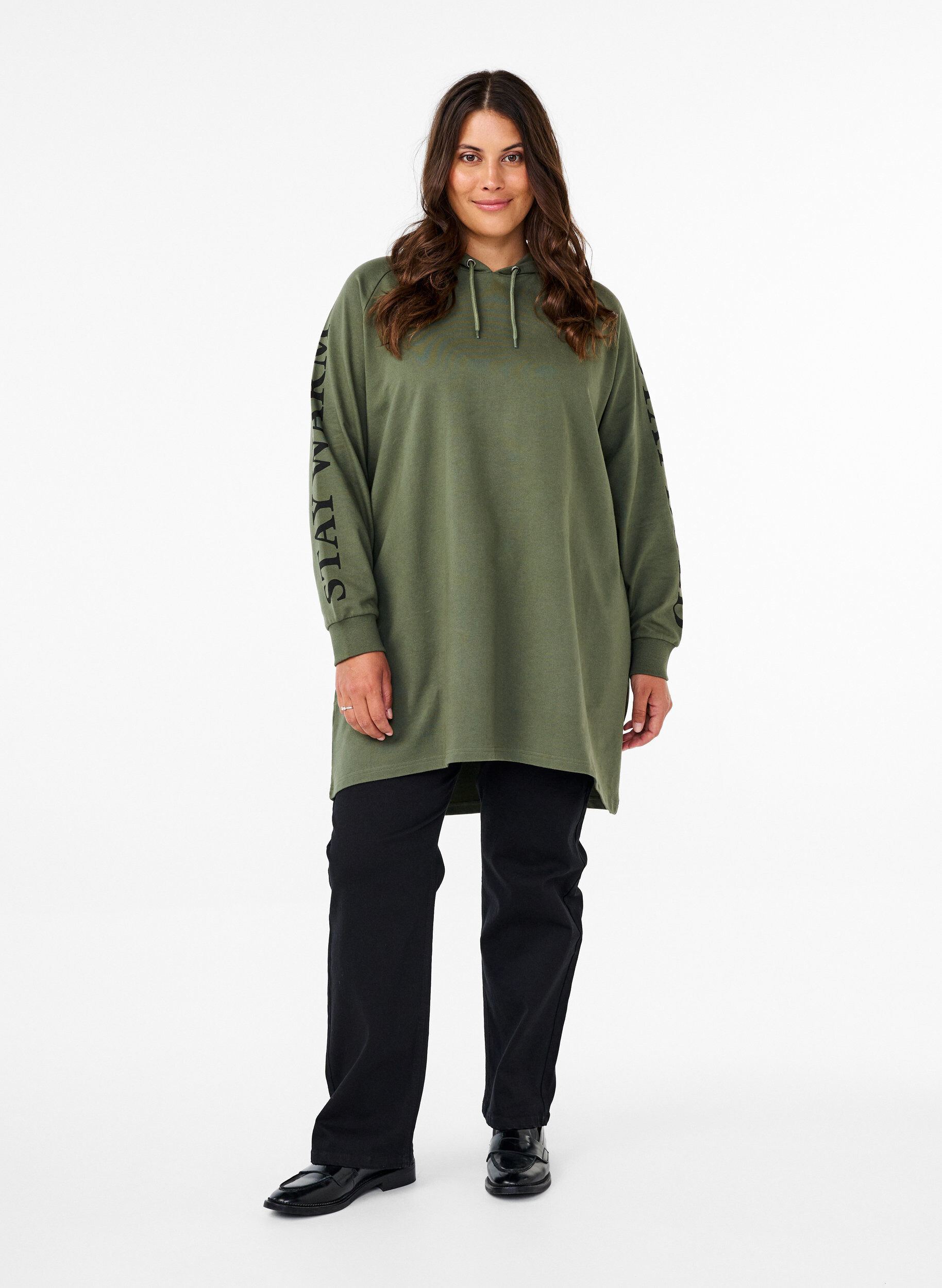 Zizzi Oversize sweatshirt med print p&aring; ermene, Thyme w. Black, Model image number 2