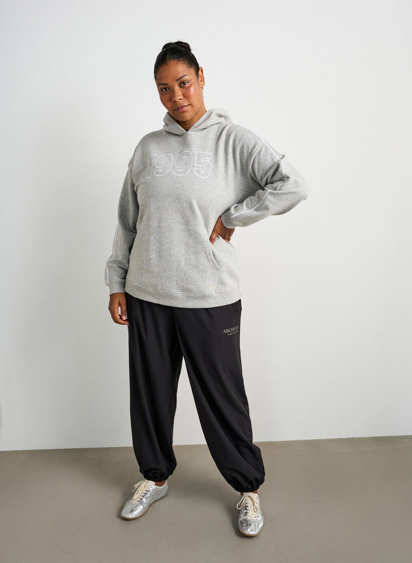 Hettegenser med brodert motiv, Gr&aring;, Model image number 1