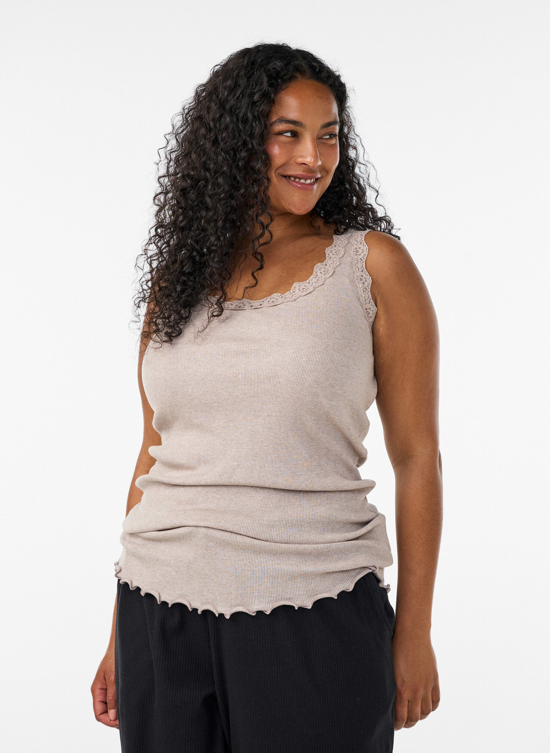 Ribbet topp med blondedetalj, Beige, Model