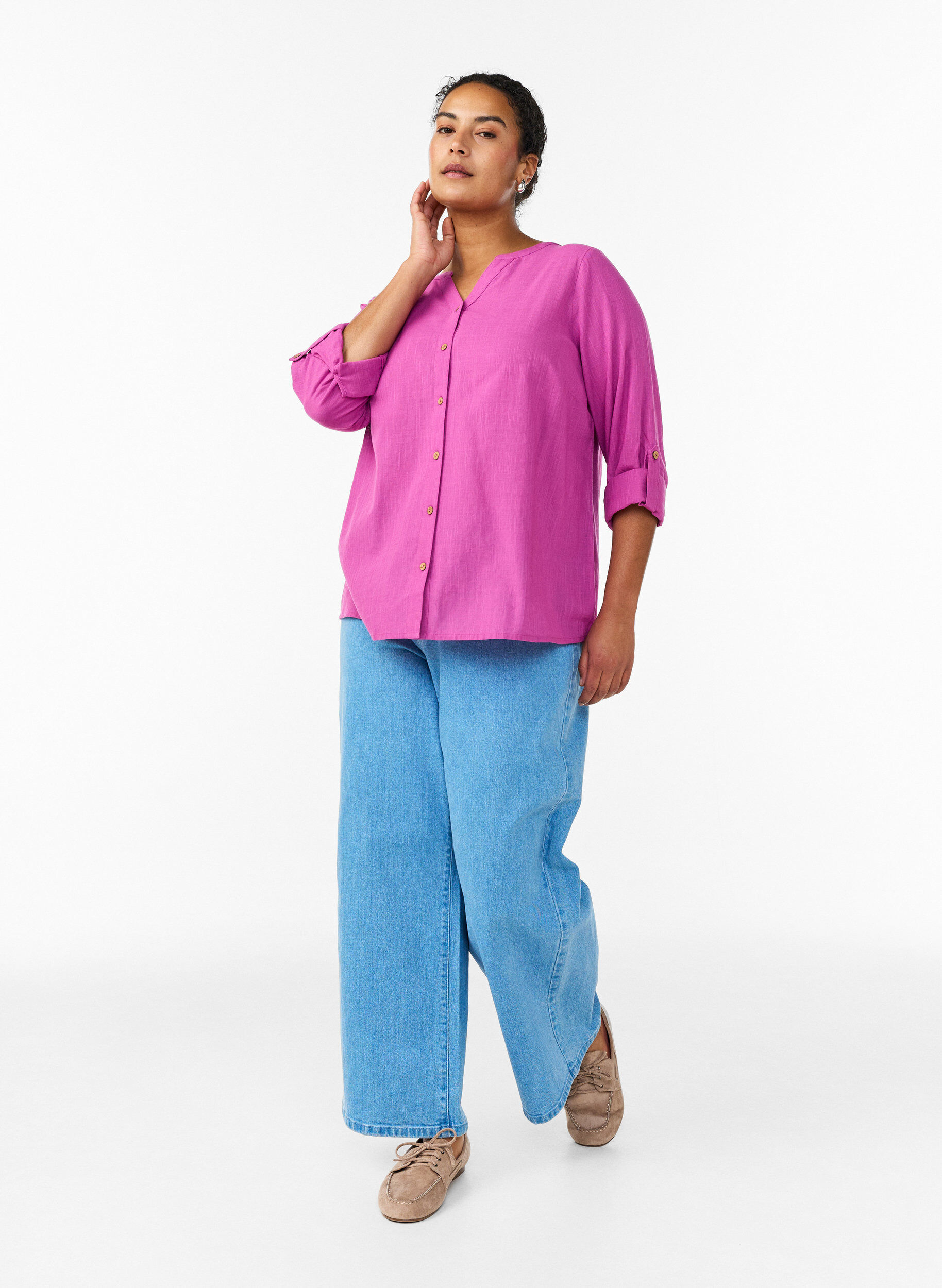 Zizzi Bluse i bomull med V-hals, Rosa, Model image number 1