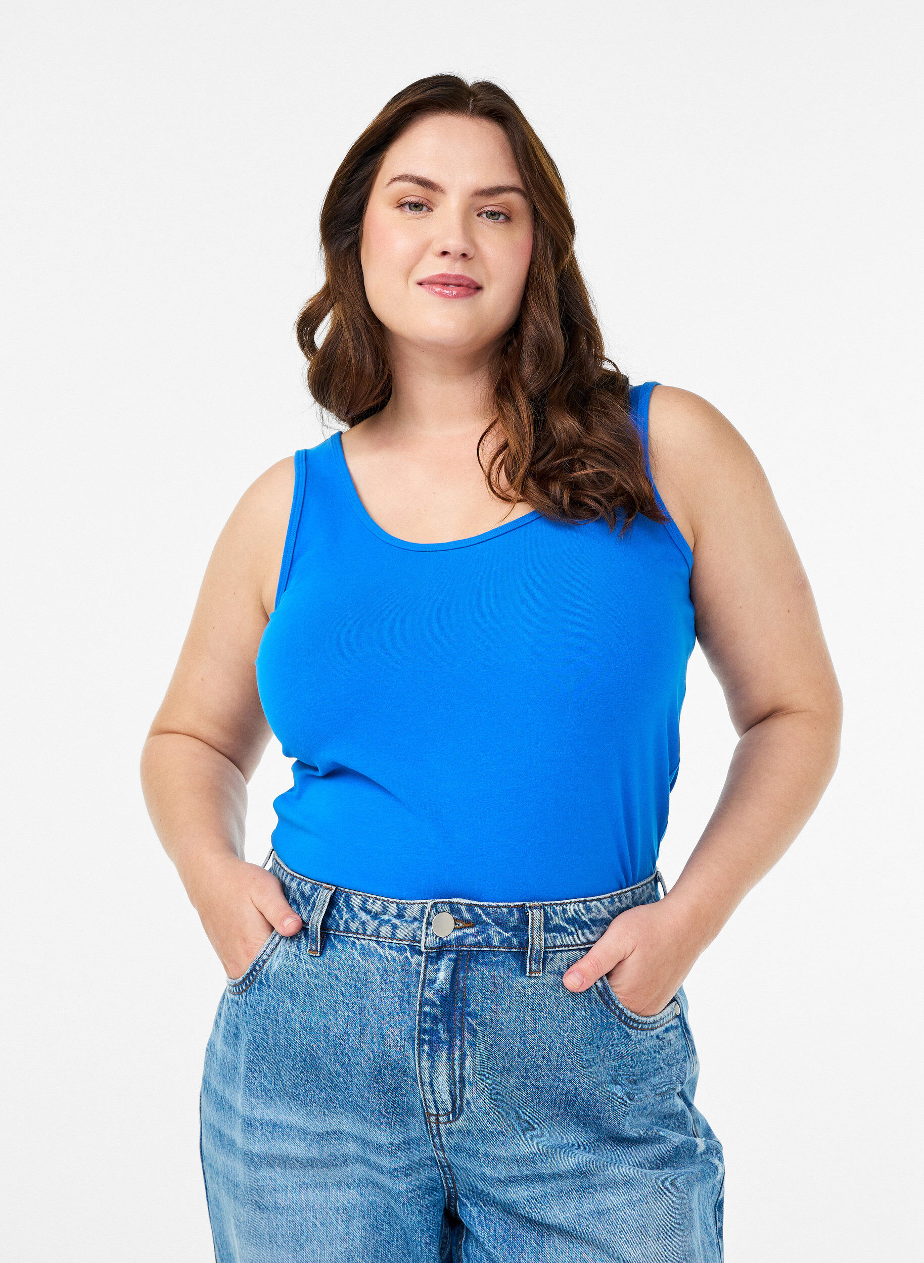 Ensfarget basic topp i bomull, Bl&aring;, Model