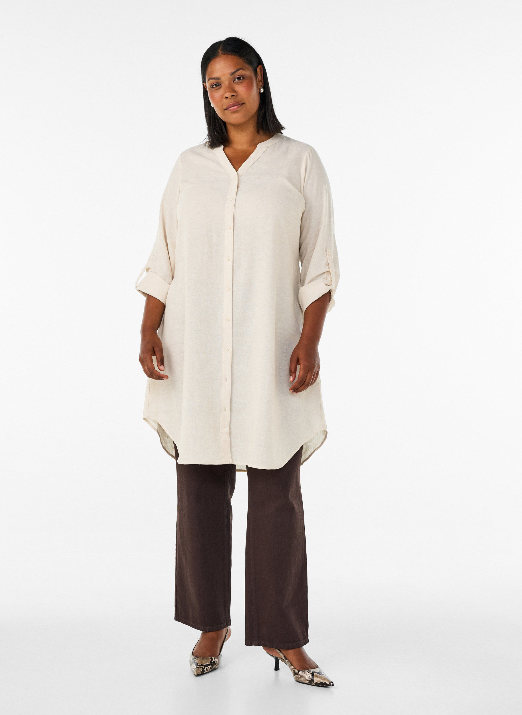 Lang skjorte i lin og viskose, Beige, Model