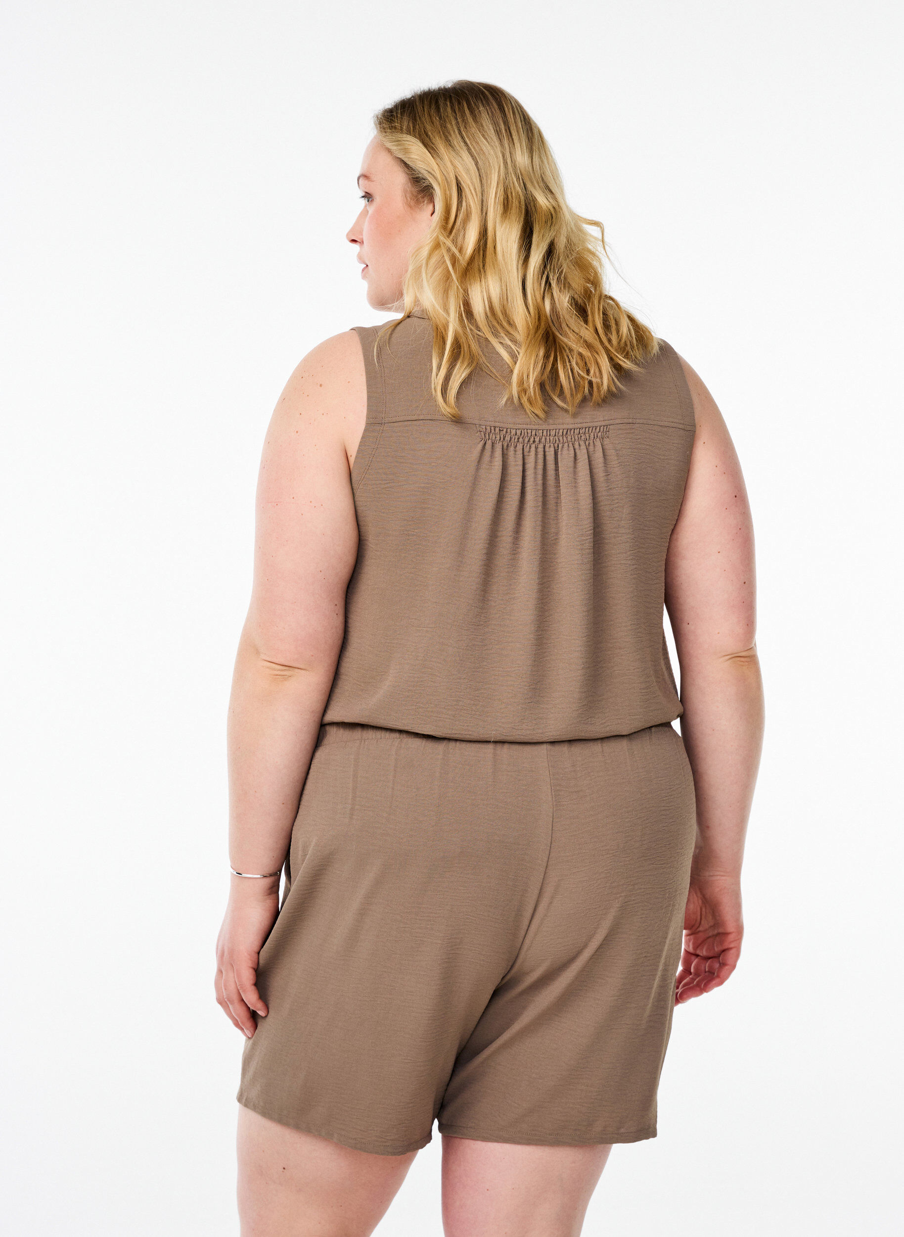 ZizziShorts med lommer og elastisk linning, Brun, Model image number 2
