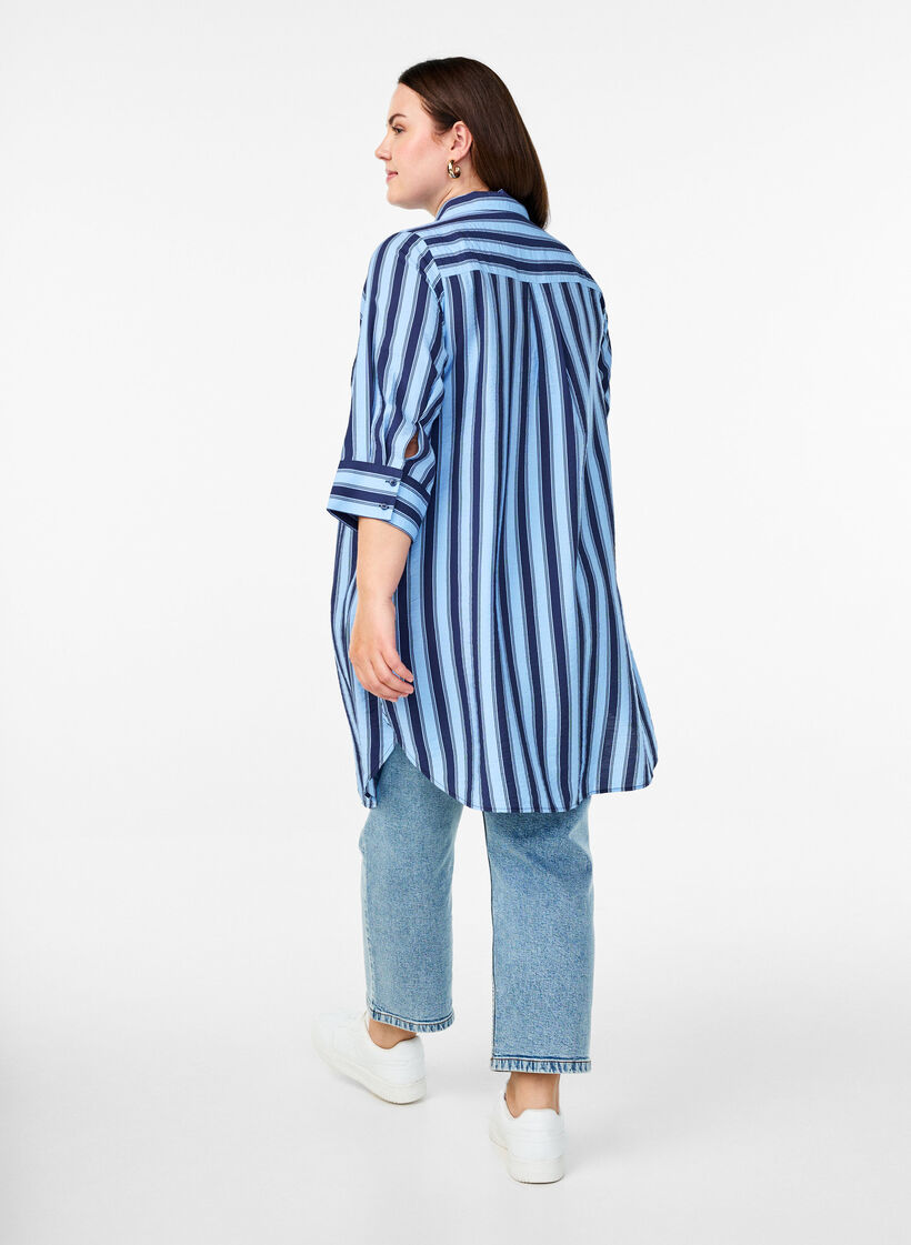 Kort kjole med krage og brystlomme, Blå, Model image number 2