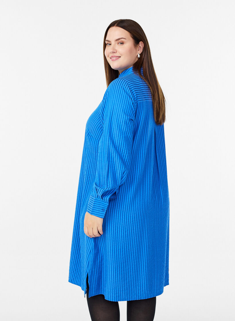 Lang stripet skjorte med knappedetalj bak, Blå, Model image number 2