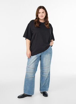 Zizzi Oversized T-skjorte med halve ermer, Svart, Model image number 1