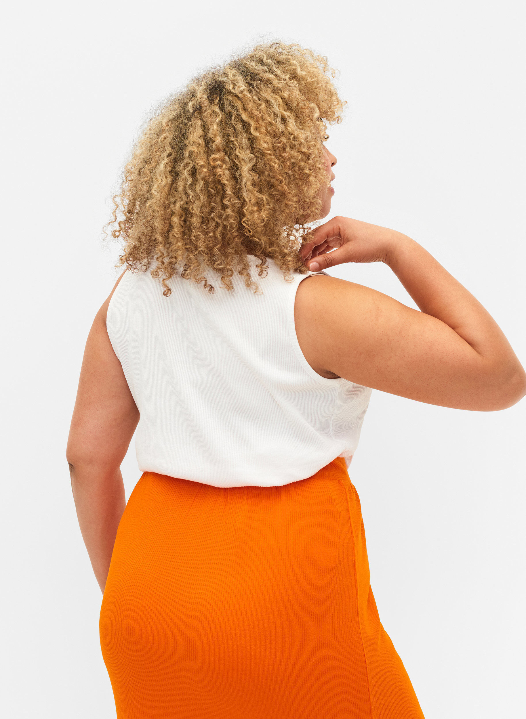 Zizzi Basis tanktopp i en ribbet struktur, 2 stk., Black/Bright White, Model image number 1