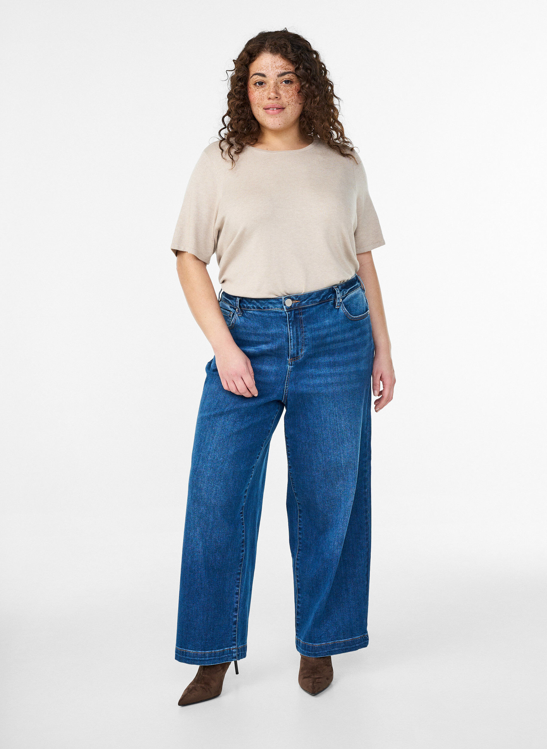 Zizzi Kortermet strikkebluse i viskose, Beige, Model image number 1