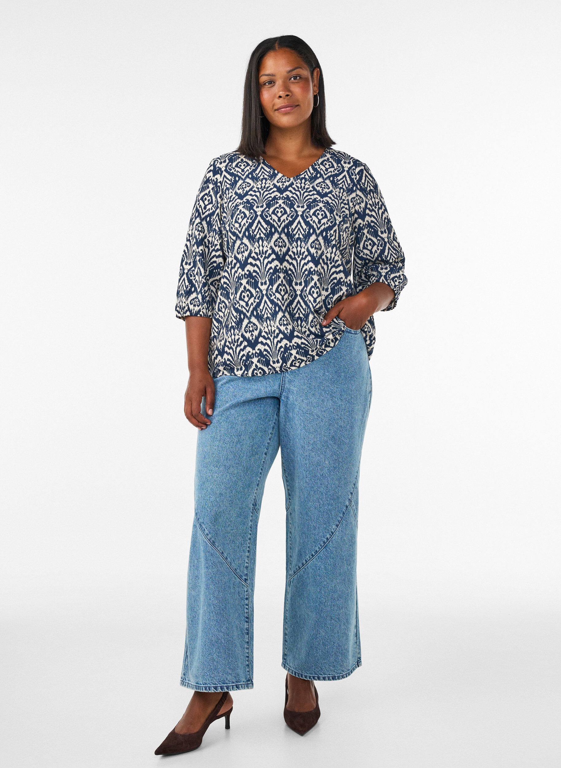 ZizziM&oslash;nstret viskosebluse med 3/4-ermer, Bl&aring;, Model image number 1