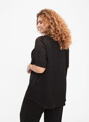 Zizzi Lang skjorte med strukturmønster, Black, Model image number 1