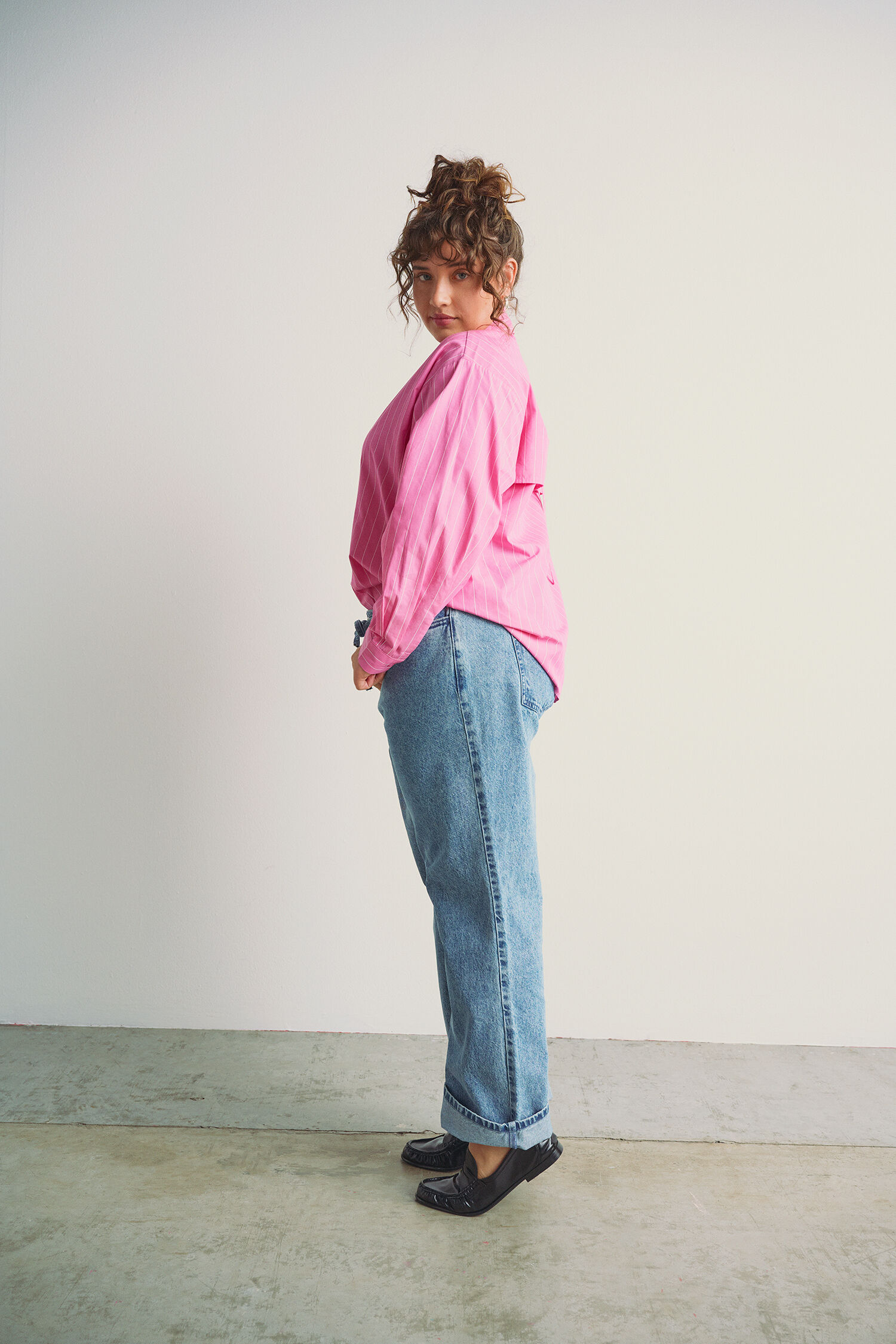 Zizzi Skjorte med slipsdetalj p&aring; baksiden, , Model