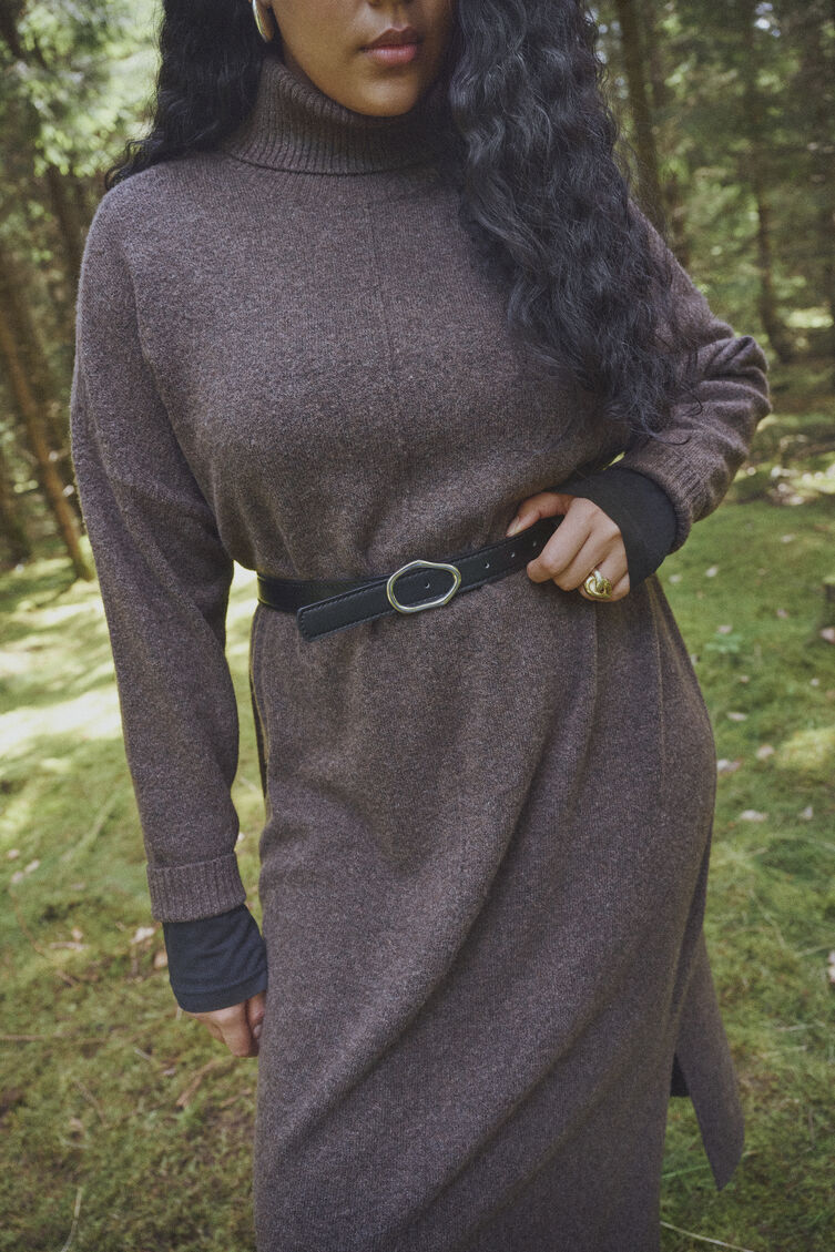 Naturlig eleganse i jordtoner, , Model