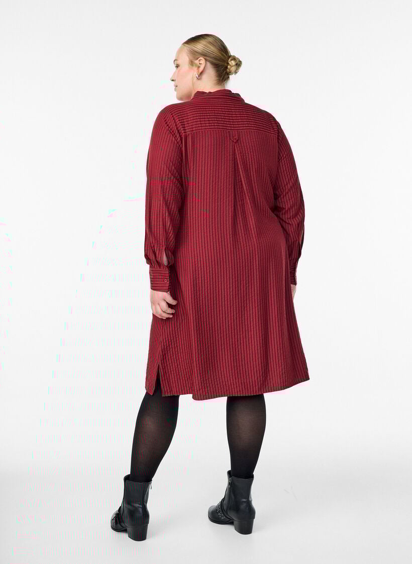Lang stripet skjorte med knappedetalj bak, Rød, Model image number 2