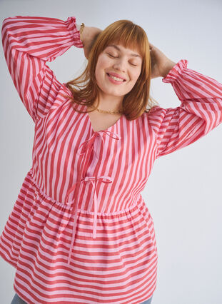 Zizzi Bluse med striper og sløyfer, Rød, Image image number 0