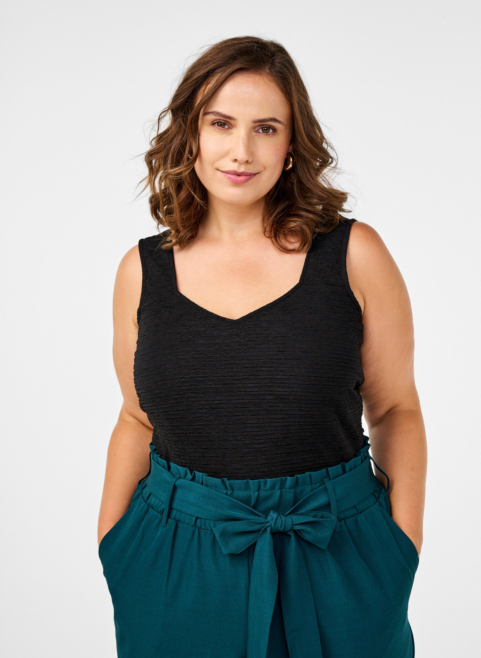 Zizzi Ermel&oslash;s body med tekstur, Black, Model image number 0