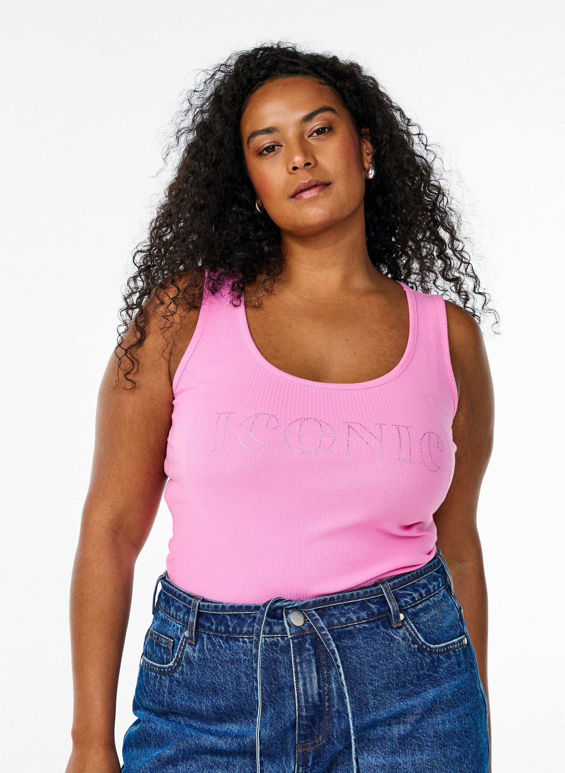 Zizzi Singlet med strass og smal passform, Rosa, Model image number 0