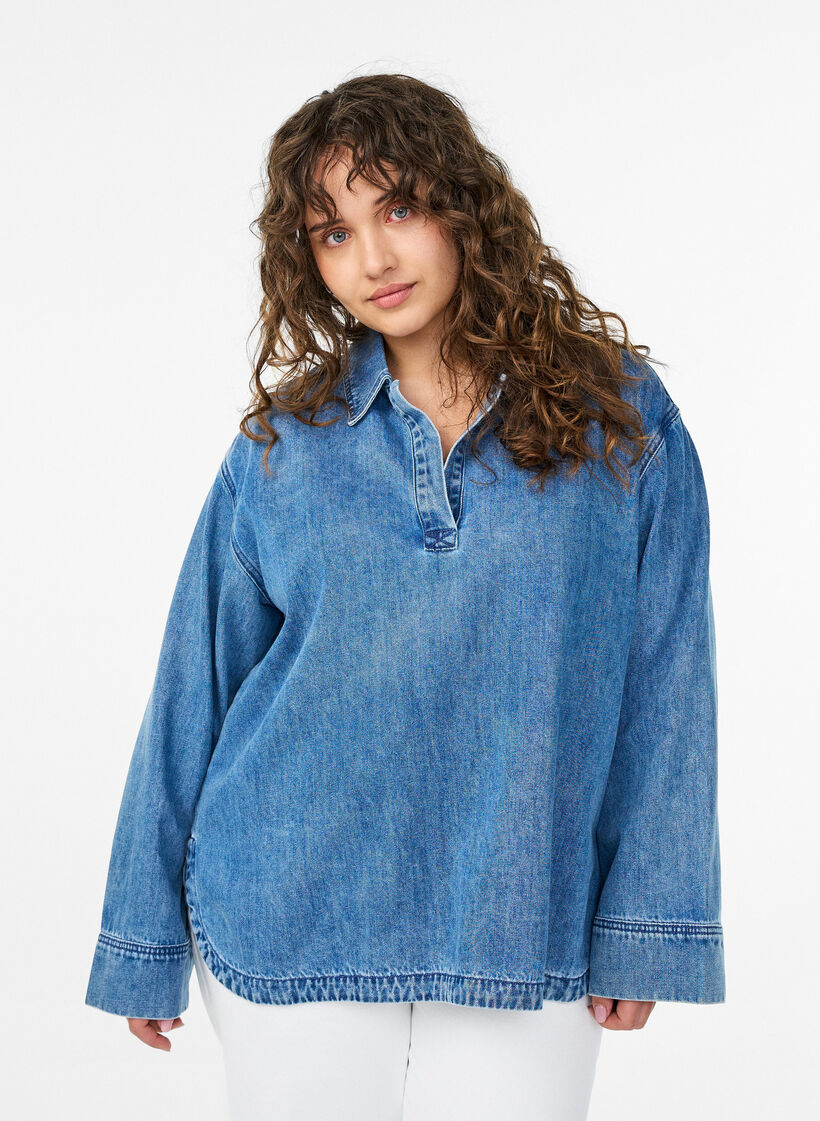 Loose fit denim bluse med krage og V-hals, Blå, Model image number 0